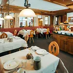 Garni Am Sonnberg Hotel Fiss