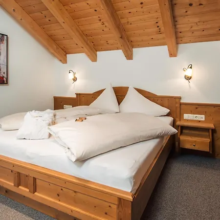 Garni Am Sonnberg Hotell Fiss