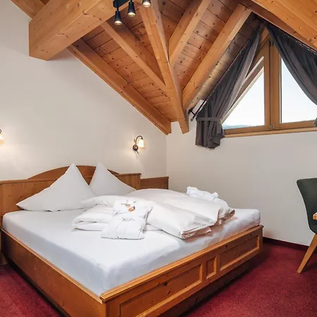 Hotel Garni Am Sonnberg 4*
