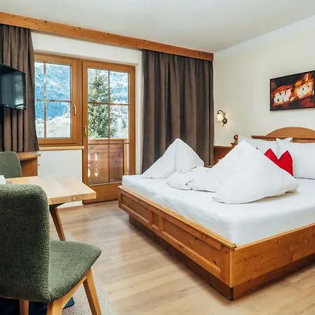 Garni Am Sonnberg Hotel 4*