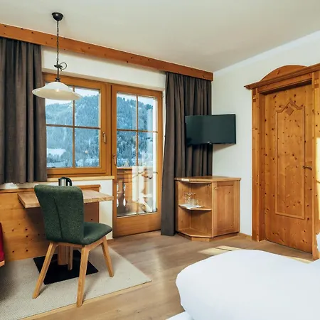 Garni Am Sonnberg Hotel Fiss