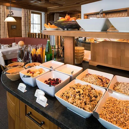 Garni Am Sonnberg Hotel Fiss