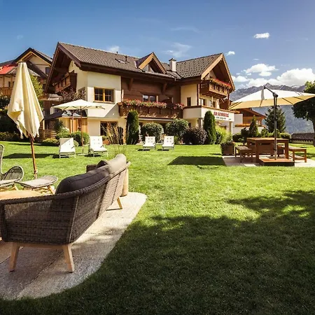 Garni Am Sonnberg Hotel Fiss